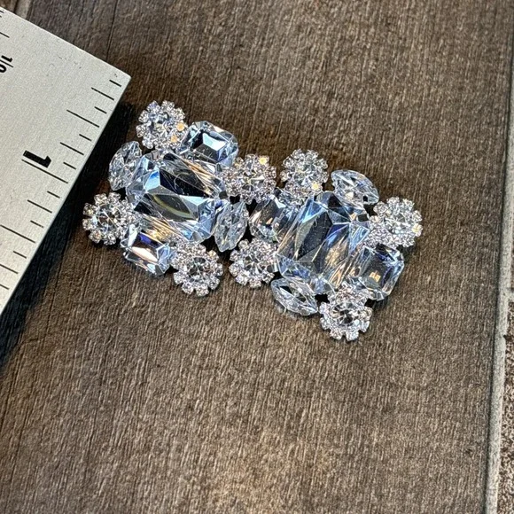 Lot of 4 Fashion Earrings Rhinestone Stud & Drop Styles Silver Tone - Picture 9 of 9